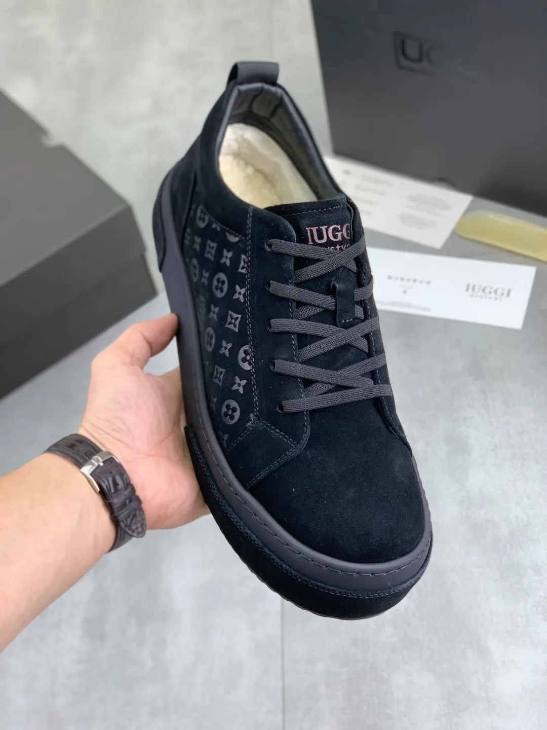 Men's men's shoes 💰P600 New arrival 🆕🆕🆕 IUGGI new retro presbyopic men's shoes Casual and versatile, full of high-end sense, fashionable and luxury style, joint model, retro presbyopic factor, full of handsome style, first layer suede cowhide, wool lining, rubber outsole, light and non-slip size: 39-44, three colors 9681-c22